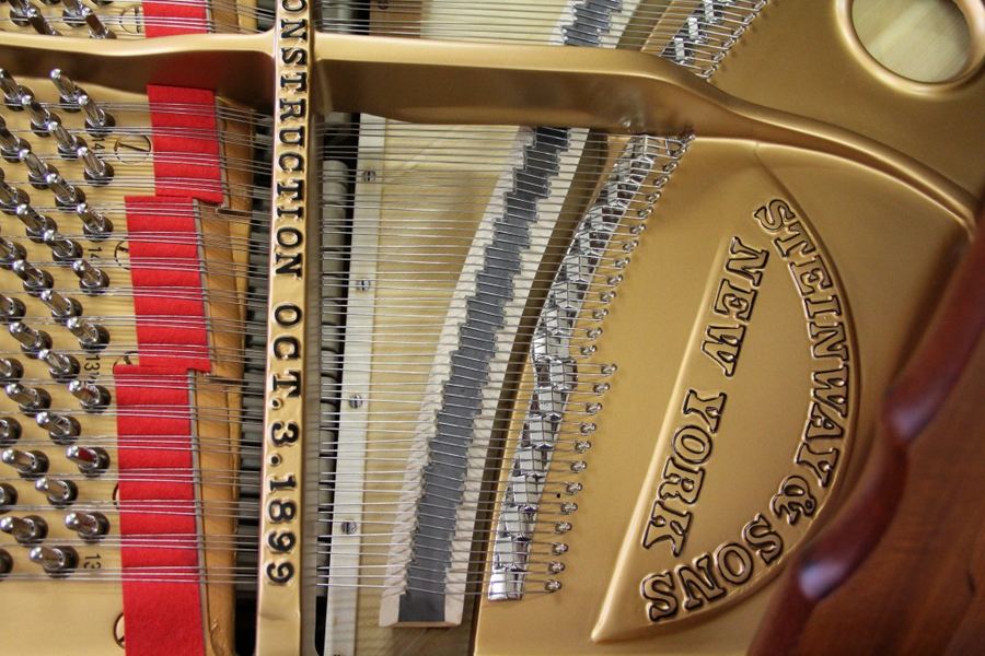 Après : Steinway & Sons O 1899 — quart-de-queue
